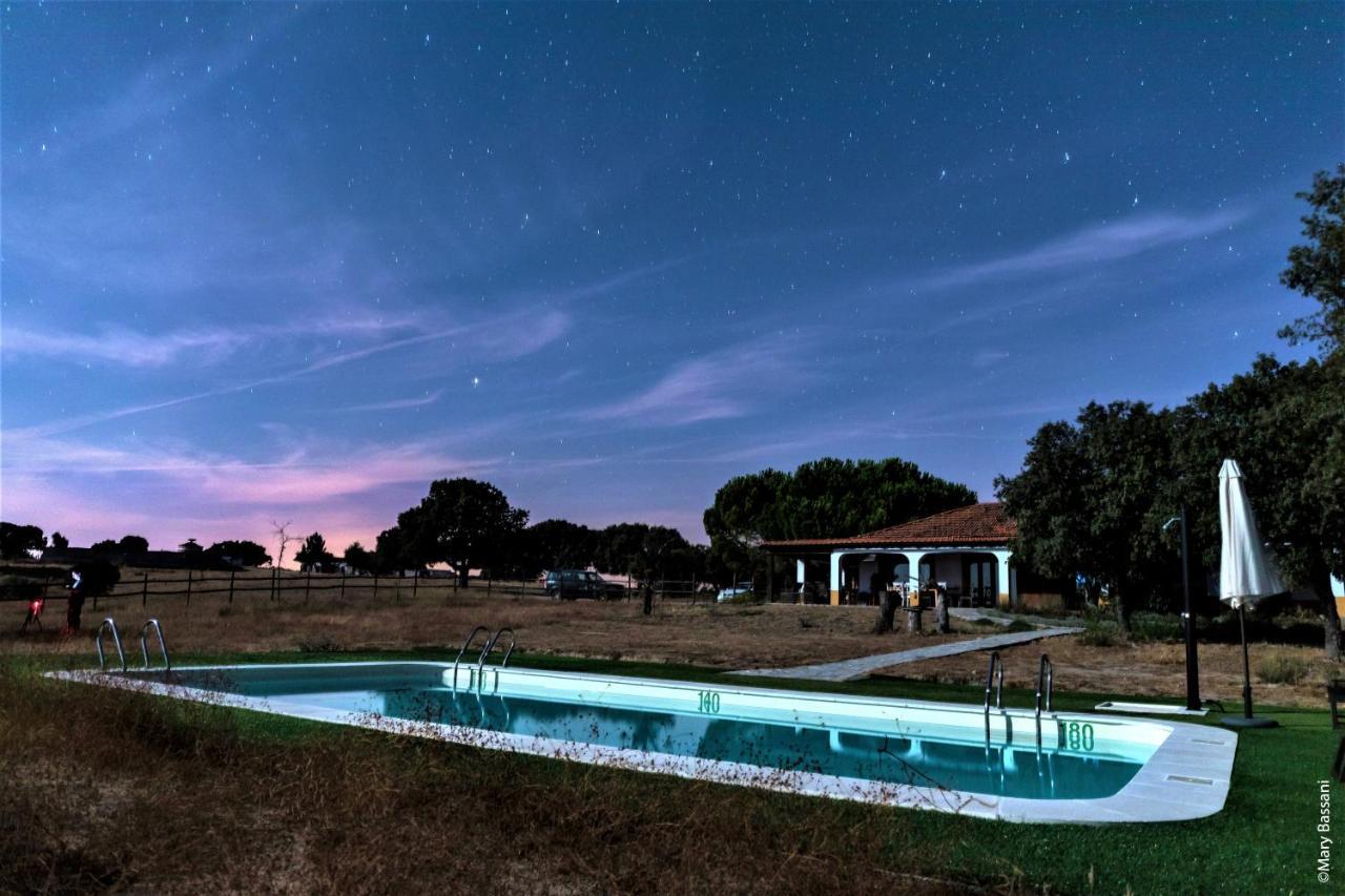 Eco-Lodge En La Reserva Privada Campanarios De Azaba - Proyecto De Conservacion Espeja Bagian luar foto