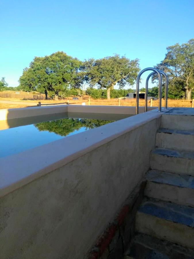 Eco-Lodge En La Reserva Privada Campanarios De Azaba - Proyecto De Conservacion Espeja Bagian luar foto
