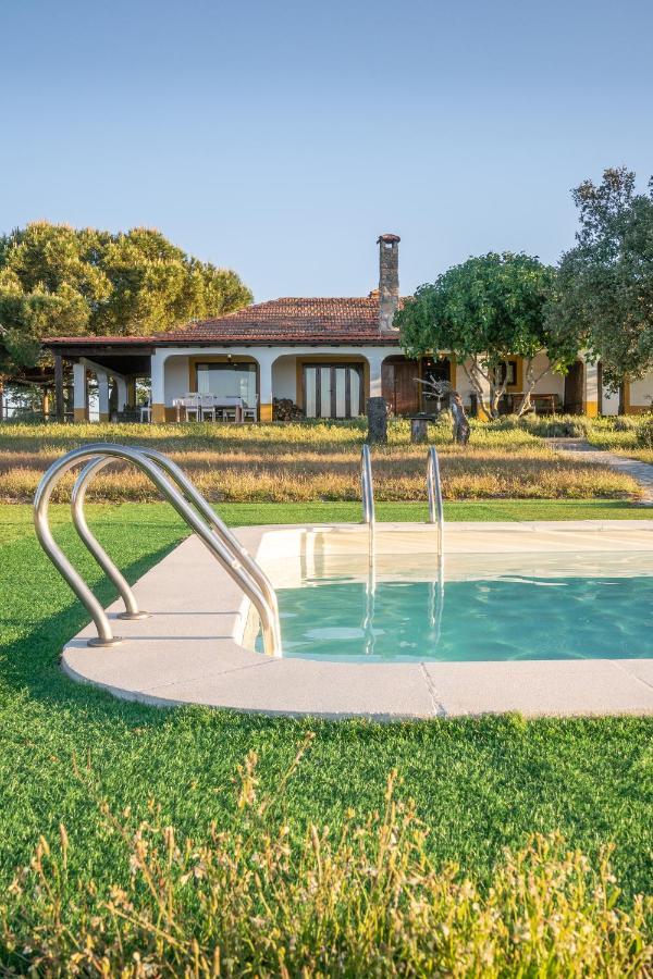 Eco-Lodge En La Reserva Privada Campanarios De Azaba - Proyecto De Conservacion Espeja Bagian luar foto