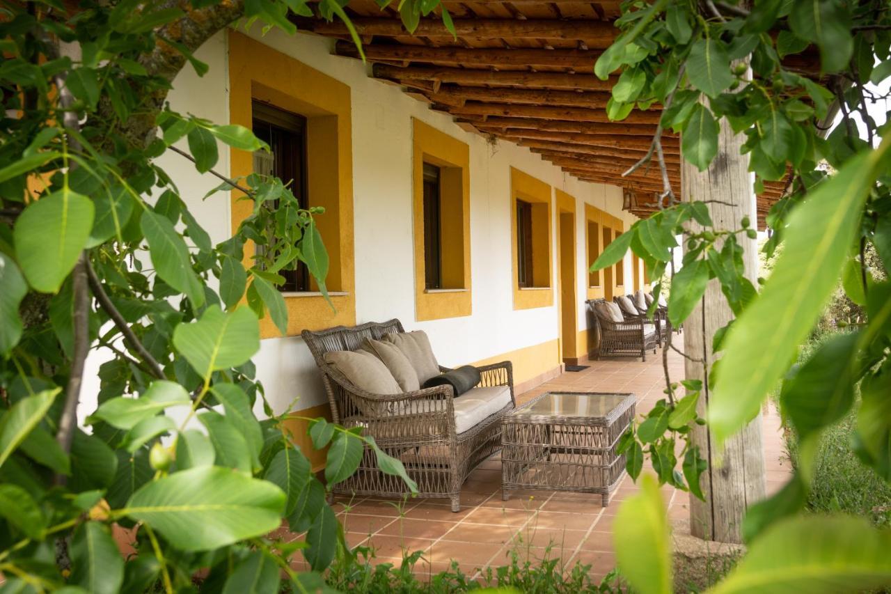 Eco-Lodge En La Reserva Privada Campanarios De Azaba - Proyecto De Conservacion Espeja Bagian luar foto