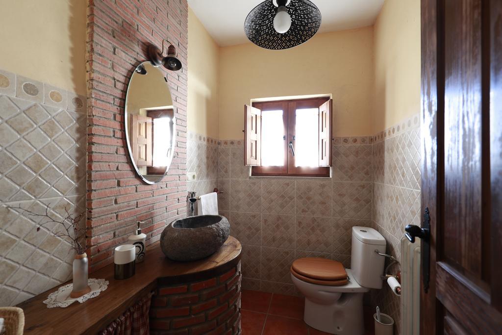 Eco-Lodge En La Reserva Privada Campanarios De Azaba - Proyecto De Conservacion Espeja Bagian luar foto