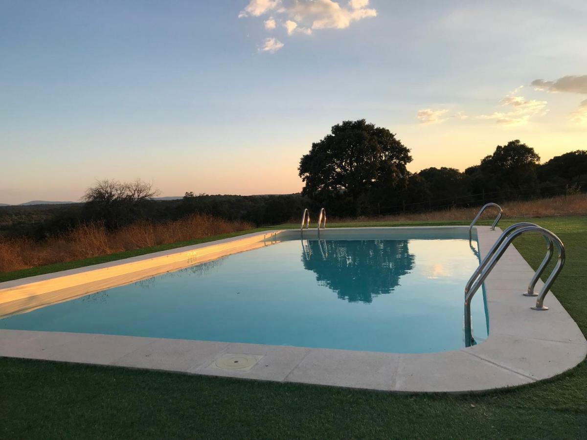 Eco-Lodge En La Reserva Privada Campanarios De Azaba - Proyecto De Conservacion Espeja Bagian luar foto